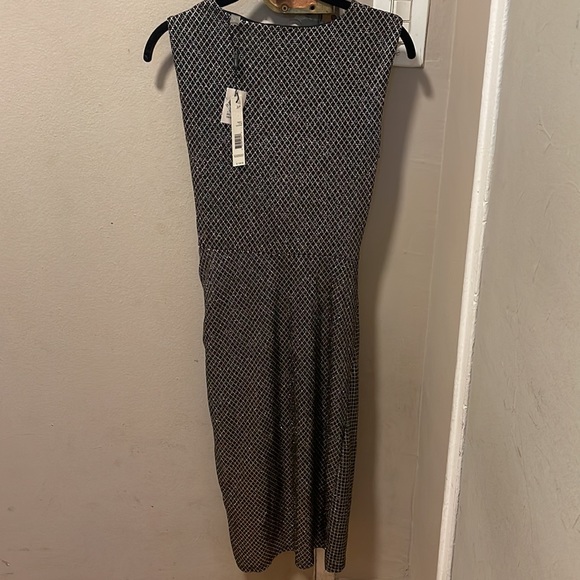 T  TAHARI Dress - Picture 2 of 5